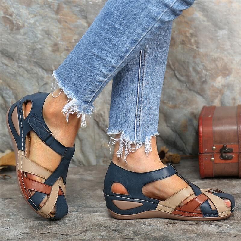 Sandals with Buckle Strap Vintage Detail for Women